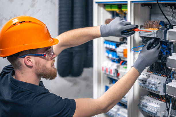 Best Affordable Emergency Electrician  in Chariton, IA